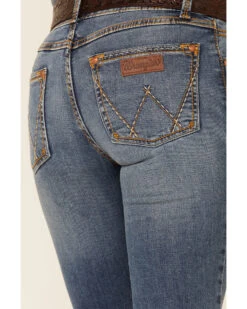 Wrangler Retro Women's Medium Wash Mae Bootcut Jeans -Ariat || Wrangler || FREE PEOPLE Sales Store 2000235574 400 P4
