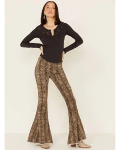 Show Me Your Mumu Women's Snake Print Berkeley Bell Bottoms -Ariat || Wrangler || FREE PEOPLE Sales Store 2000330720 900 P1