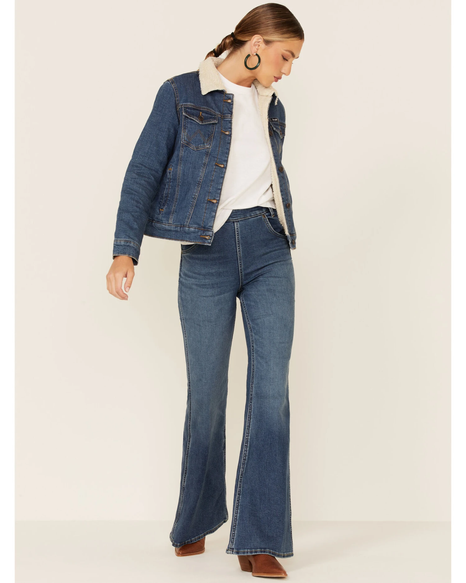 Wrangler Women's Sherpa-lined Denim Trucker Jacket 2 Wrangler Women's Sherpa-lined Denim Trucker Jacket - Image 2