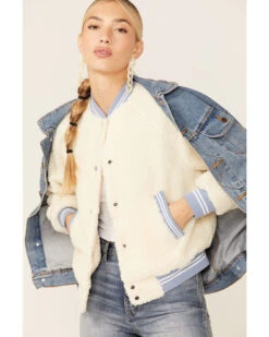 Wrangler Women's Sherpa Bomber Jacket -Ariat || Wrangler || FREE PEOPLE Sales Store 2000341588 103 P1