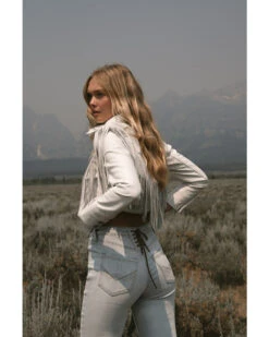 Idyllwind Women's Light Wash High Rise Friendship Flare Jeans 8 Idyllwind Women's Light Wash High Rise Friendship Flare Jeans -Ariat || Wrangler || FREE PEOPLE Sales Store 2000342580 450 P1