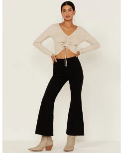 Free People Women's Youthquake High Rise Crop Flare Jeans 7 Free People Women's Youthquake High Rise Crop Flare Jeans -Ariat || Wrangler || FREE PEOPLE Sales Store 2000362419 001 P1