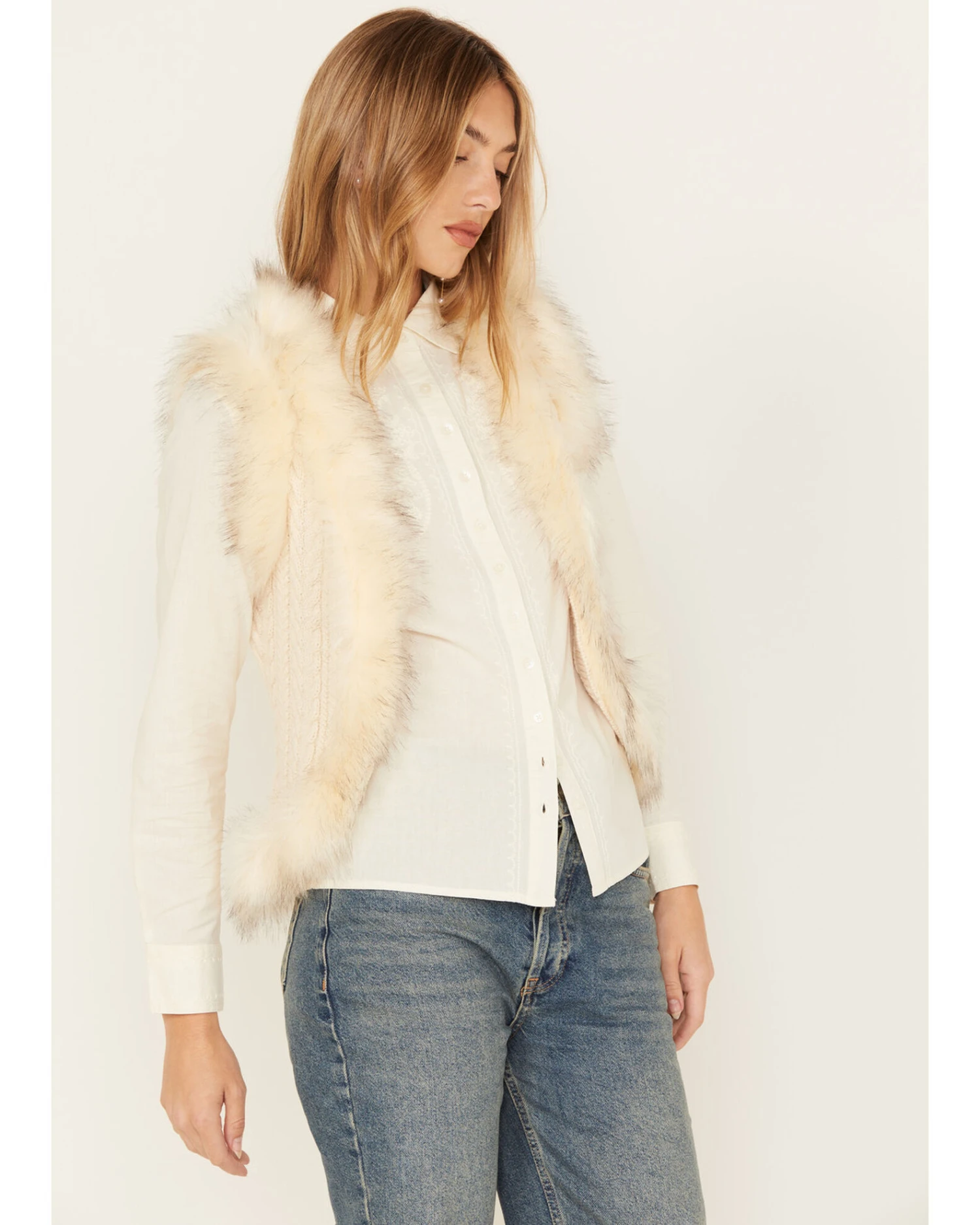 Shyanne Women's Fur Trim Knit Vest 4 Shyanne Women's Fur Trim Knit Vest - Image 4