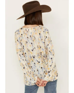 Ariat || Wrangler || FREE PEOPLE Sales Store 23 Cleo + Wolf Women's Crepe Rayon Printed Blouse